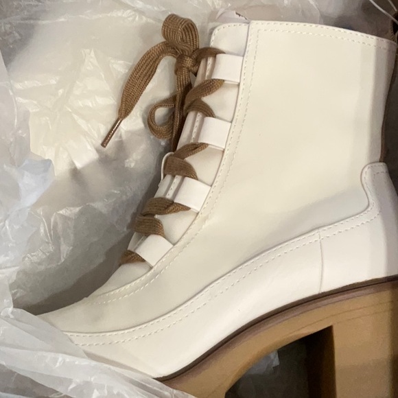 NWT UNIVERSAL THREAD LUG SOLE BOOTS 7.5 - Picture 10 of 10